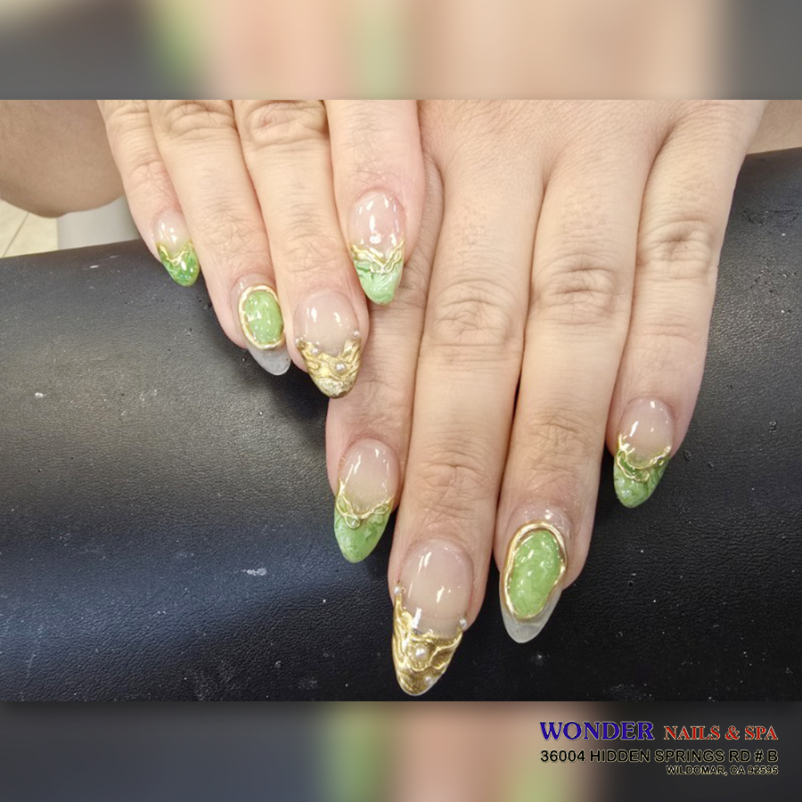 Christmas nail 2025